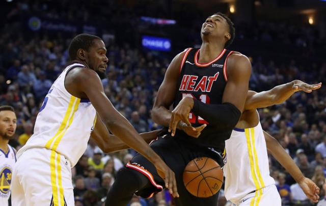  内线巨兽统治篮下，篮板怪兽筑起禁飞区