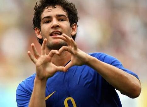  斯帕尔补时失误，到手三分变为一分  