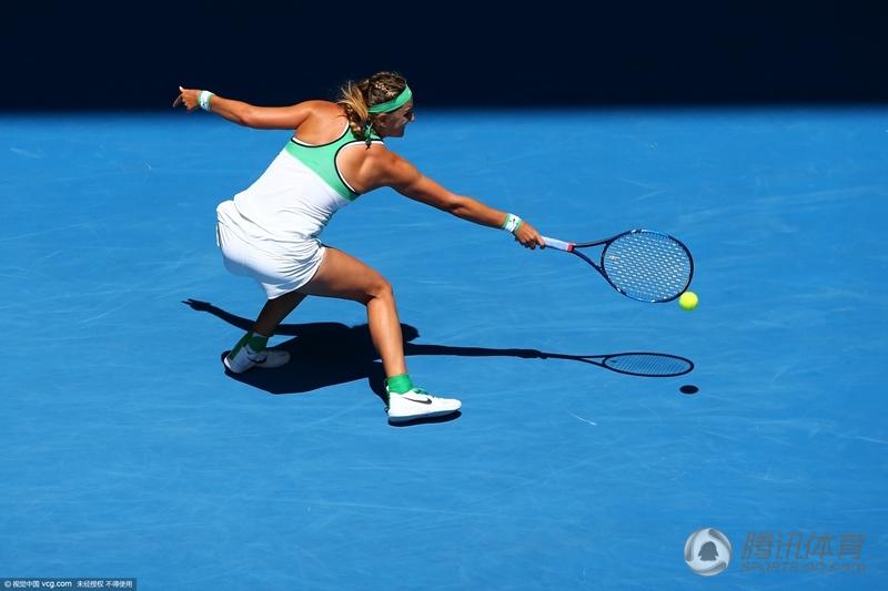  阿利亚西姆网前截击精妙，直落两盘横扫过关