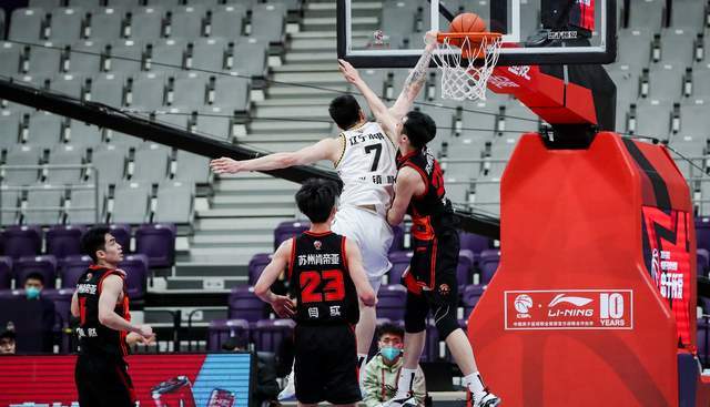北控男篮多点开花,主场大胜南京同曦队